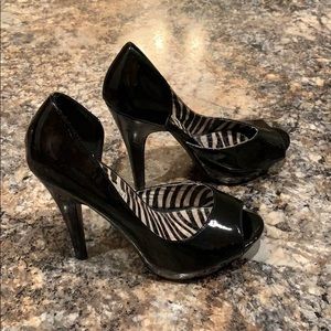 Black peep toe pumps